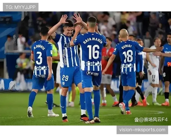 比利亚雷亚尔更衣室氛围融洽，全队团结一心迎战新赛季