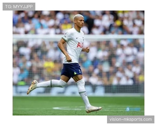 理查利森伤愈复出状态回暖,为球队注入新生力量 理查利森伤愈复出状态回暖,为球队注入新生力量